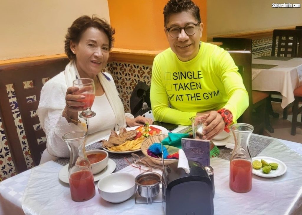 Sarahí Jarquín y Abel Pérez Rojas durante la entrevista.
