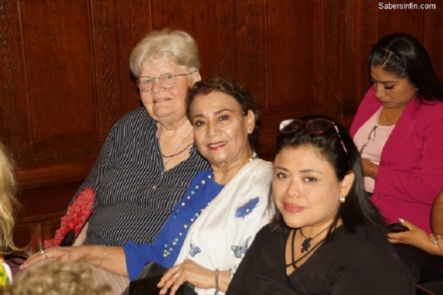 Julia Lohan (Chile/Alemania), Sarahí Jarquín (México) y Marian Godínez (Guatemala) en el V Encuentro Internacional de Poesía Sabersinfin.