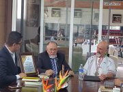 Emotiva entrega de la Distinción civile meritum Dr. Salvador Calva Morales a Azril Bacal Roij