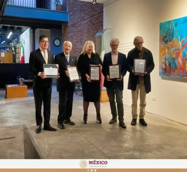 Abel Perez Rojas Victor Manuel Barcelo Silvia Martinez Coronel Jorge Nandez y Maca en embajada