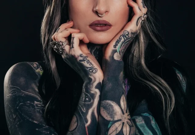 mujer tatuajes tus partes poema
