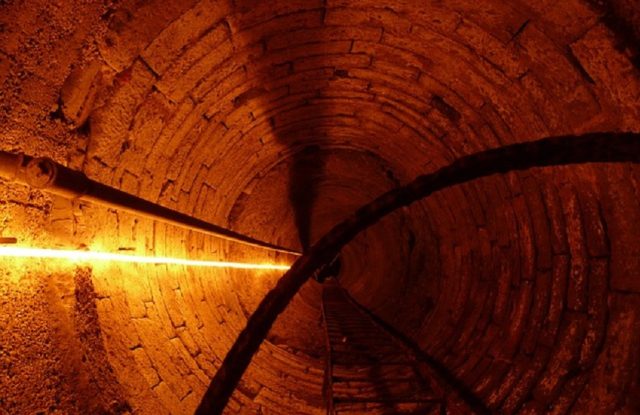fondo pozo tunel poema