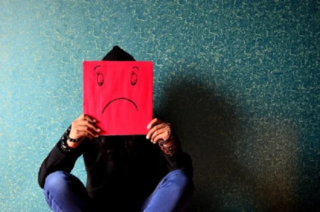 tristeza infeliz sufrimiento triste