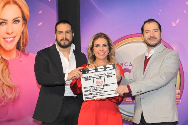 ROCIO SANCHEZ AZUARA-ACERCATE A ROCIO AL LIMITE