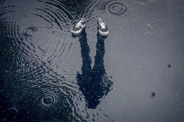 charco tenis sombra