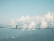 La necesidad de la caída