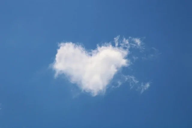 nube en forma de corazón