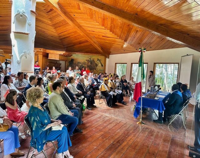 Vista general de la ceremonia de posdoctorado Salvador Calva Morales y Abel Pérez Rojas