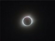 De eclipses, debates e invasiones en embajadas