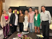 En grabaciones de “El Ángel de Aurora” festejan cumpleaños de Paulina Matos