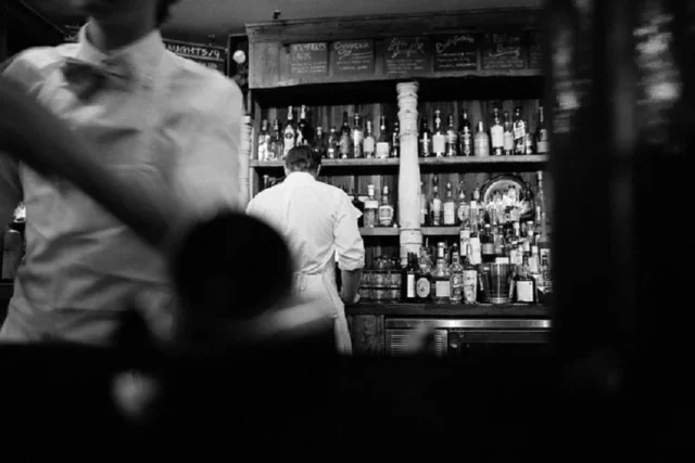 barra bar blanco y negro cantina