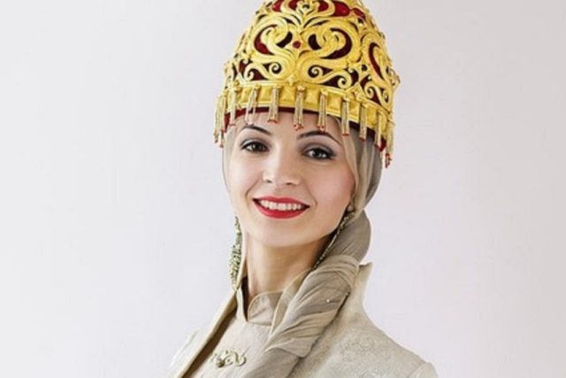 coronada mujer