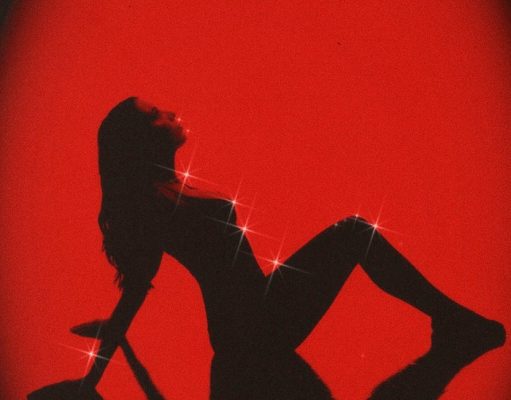 “El beso” es el nuevo sencillo de Majo Aguilar, autoría de ella misma