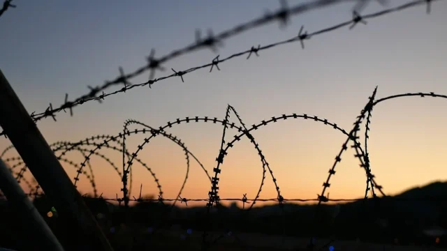 alambrada frontera muro migración