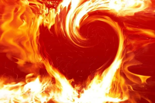 corazón en llamas