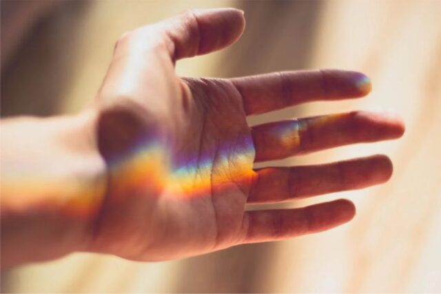 hombre arcoiris