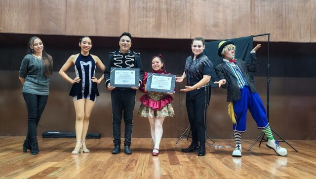 Estudiantes de artes escénicas y circenses