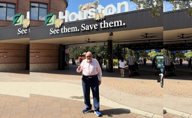 Salvador Calva Morales en zoológico de Houston