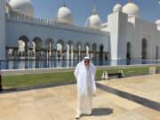 Salvador Calva Morales visita la Gran Mezquita Sheikh Zayed en el marco de su gira cultural