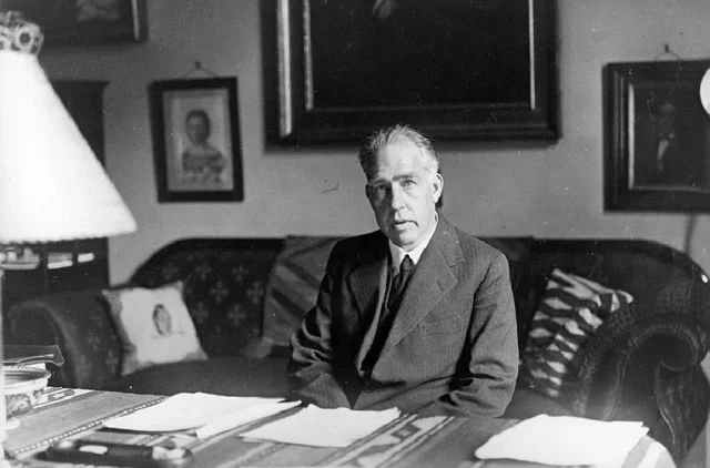 Niels Bohr