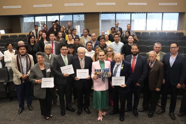 Presentación de libros de Salvador Calva en el Congreso de Puebla