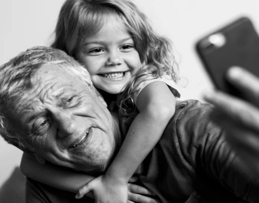Análisis del poema «A mis amados nietos» de Salvador Calva Morales: abuelidad y amor