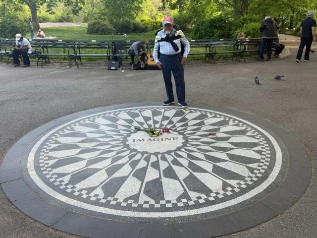 Salvador Calva Morales en Strawberry Fields