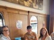 Abel Pérez Rojas y Nancy Almassio en el Británico, un Bar notable de la ciudad de la ciudad de Buenos Aires conversan sobre Poesía Latinoamericana actual