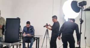 La Agenda, fuego y versos simples