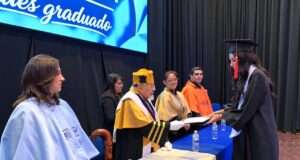 Salvador Calva Morales exhortó a nuevos profesionistas a continuar su preparación para afrontar los desafíos del cambio civilizatorio
