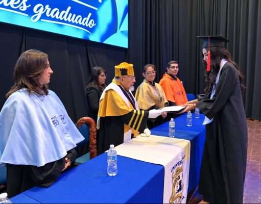 Salvador Calva Morales exhortó a nuevos profesionistas a continuar su preparación para afrontar los desafíos del cambio civilizatorio