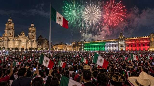 plaza de la constitución ciudad de México grito de la independencia 15 de septiembre